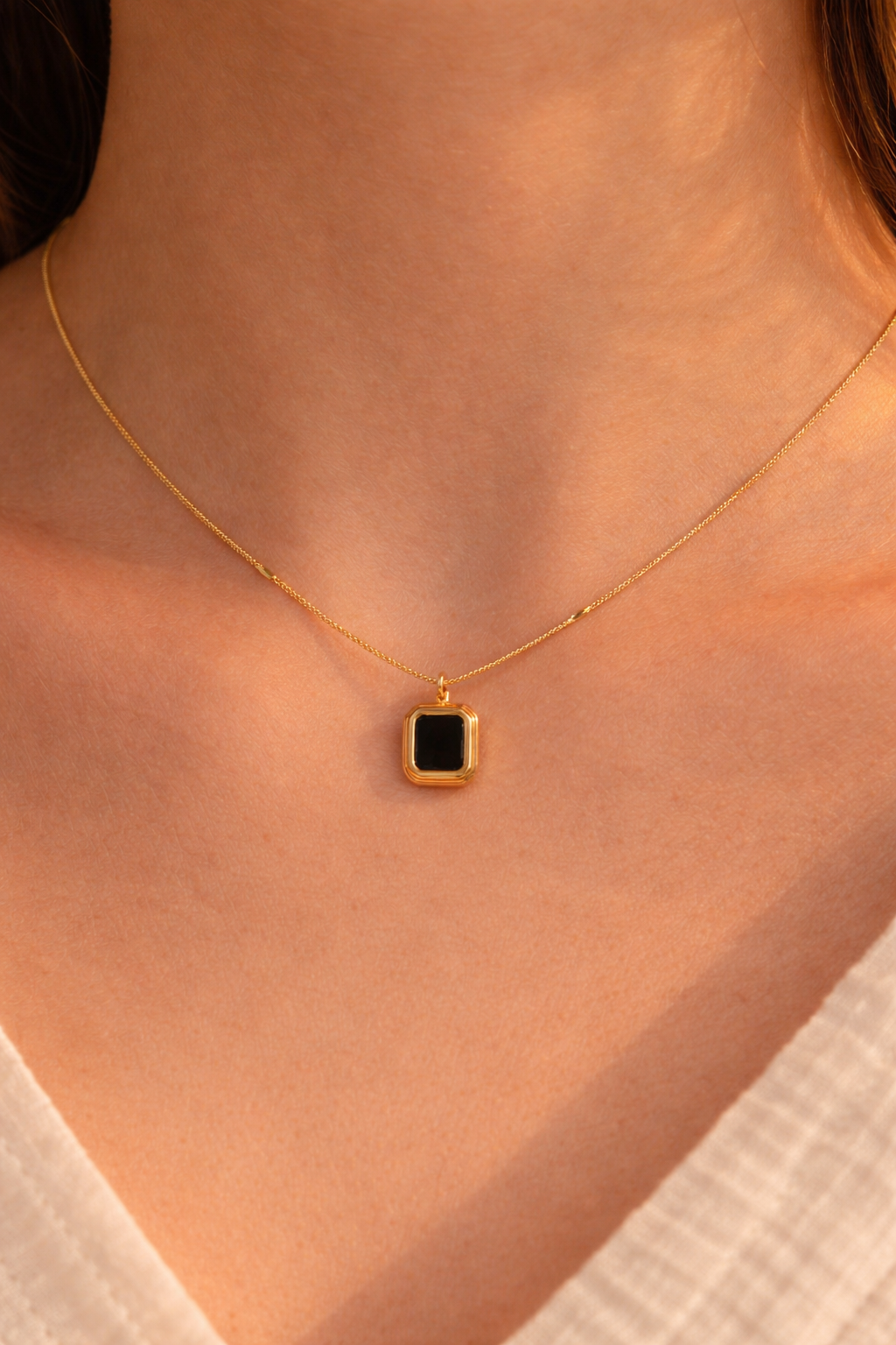 Midnight glow neckpiece