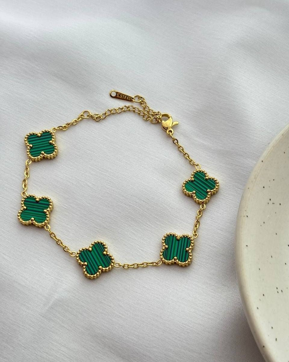 Green clover bracelet