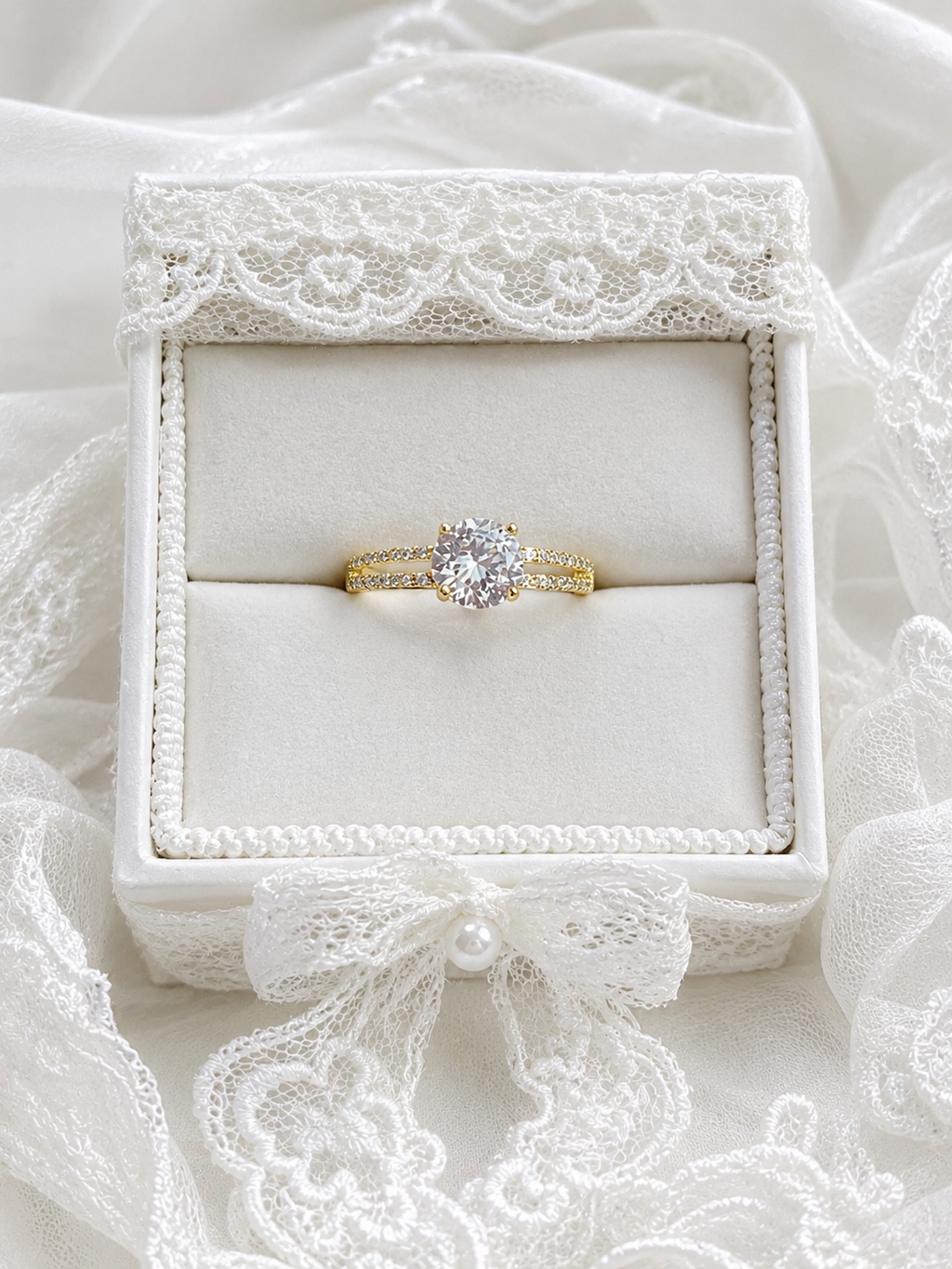 Moonlit solitaire