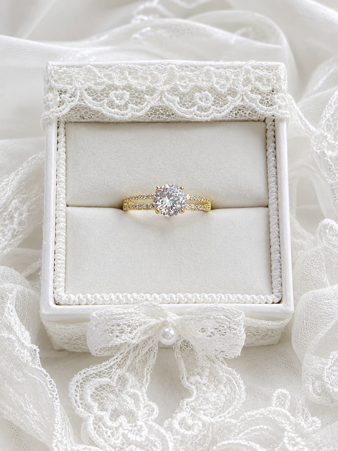 Moonlit solitaire
