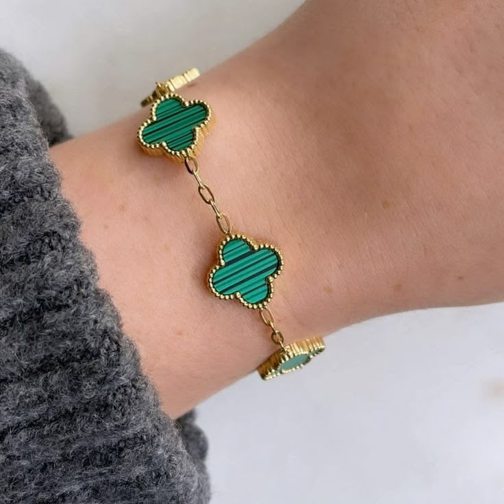 Green clover bracelet