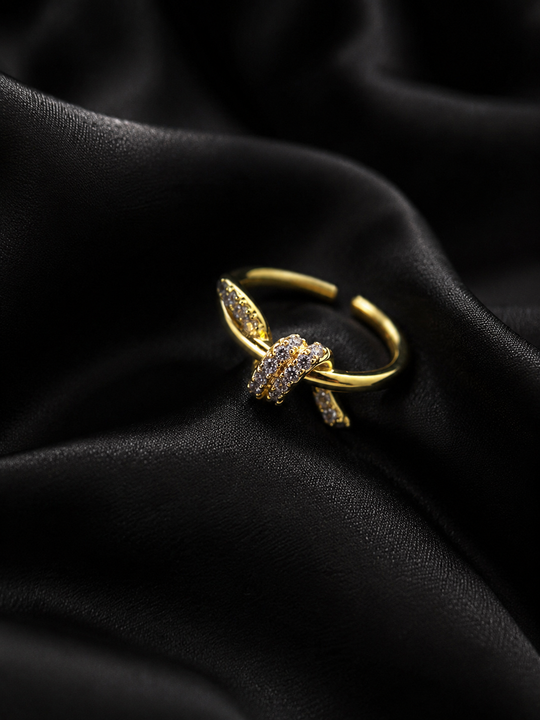 Twisted luxe open ring