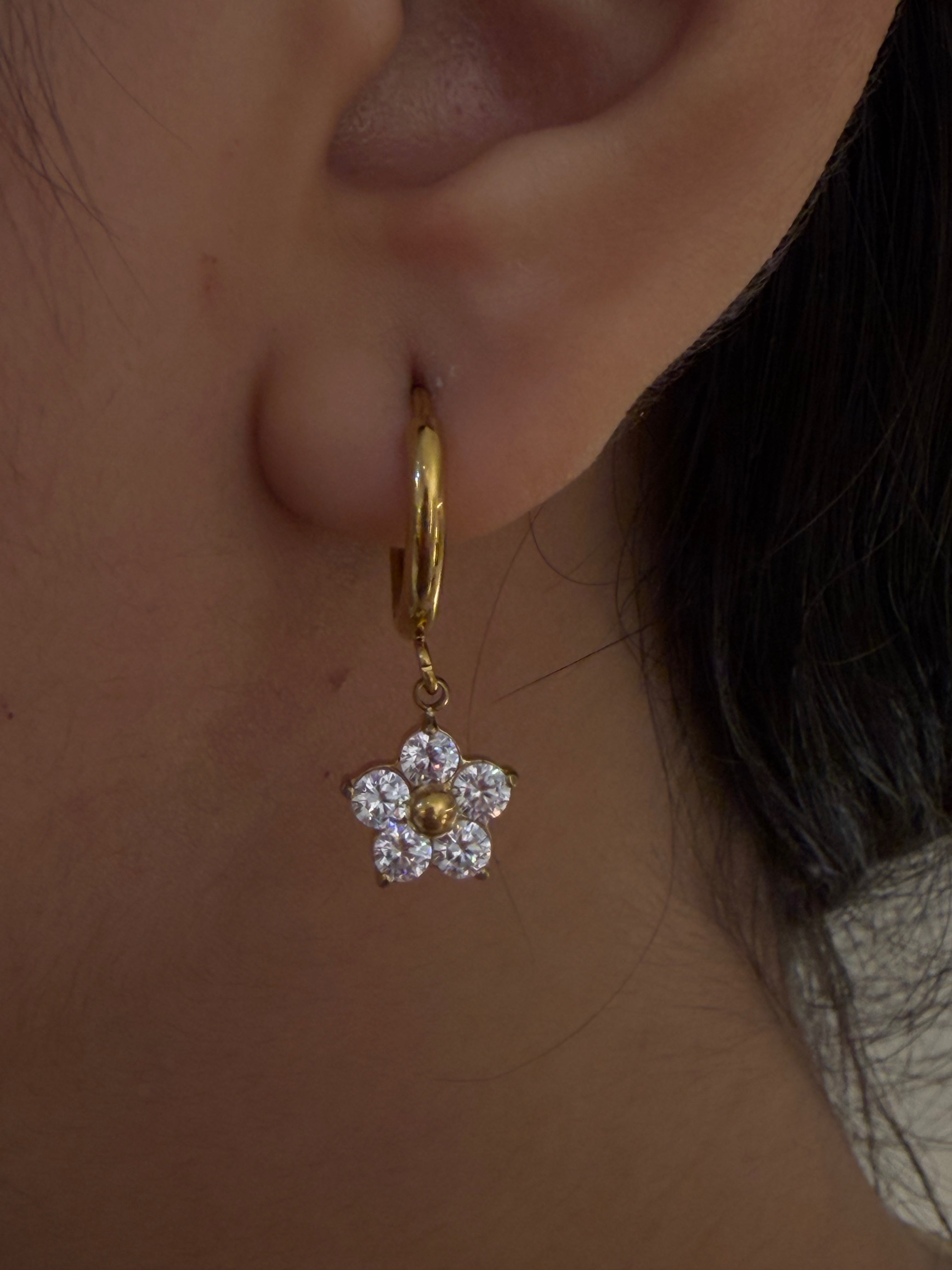 Flower charm earring